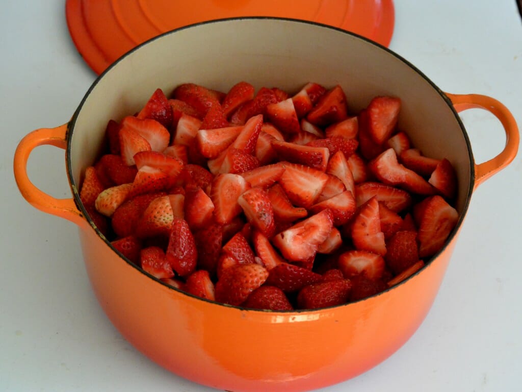 Make your own Stawberry Jam Strawberrys in Pot