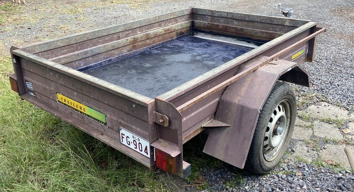 Painted Rust Remover on Trailer Base IMG 4603